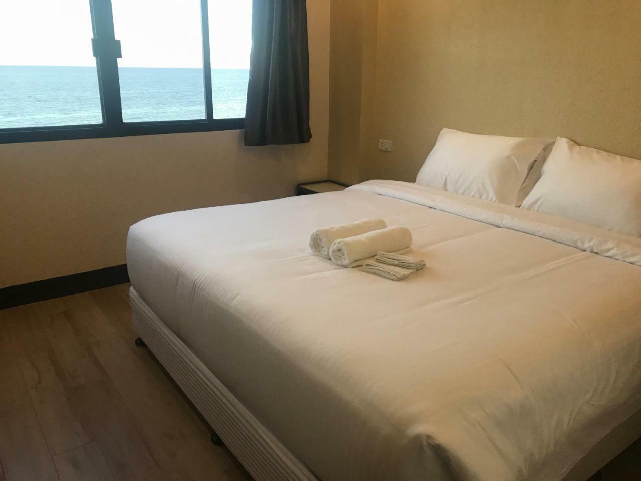 Babylon Oslob Coast Guesthouse Eksteriør bilde