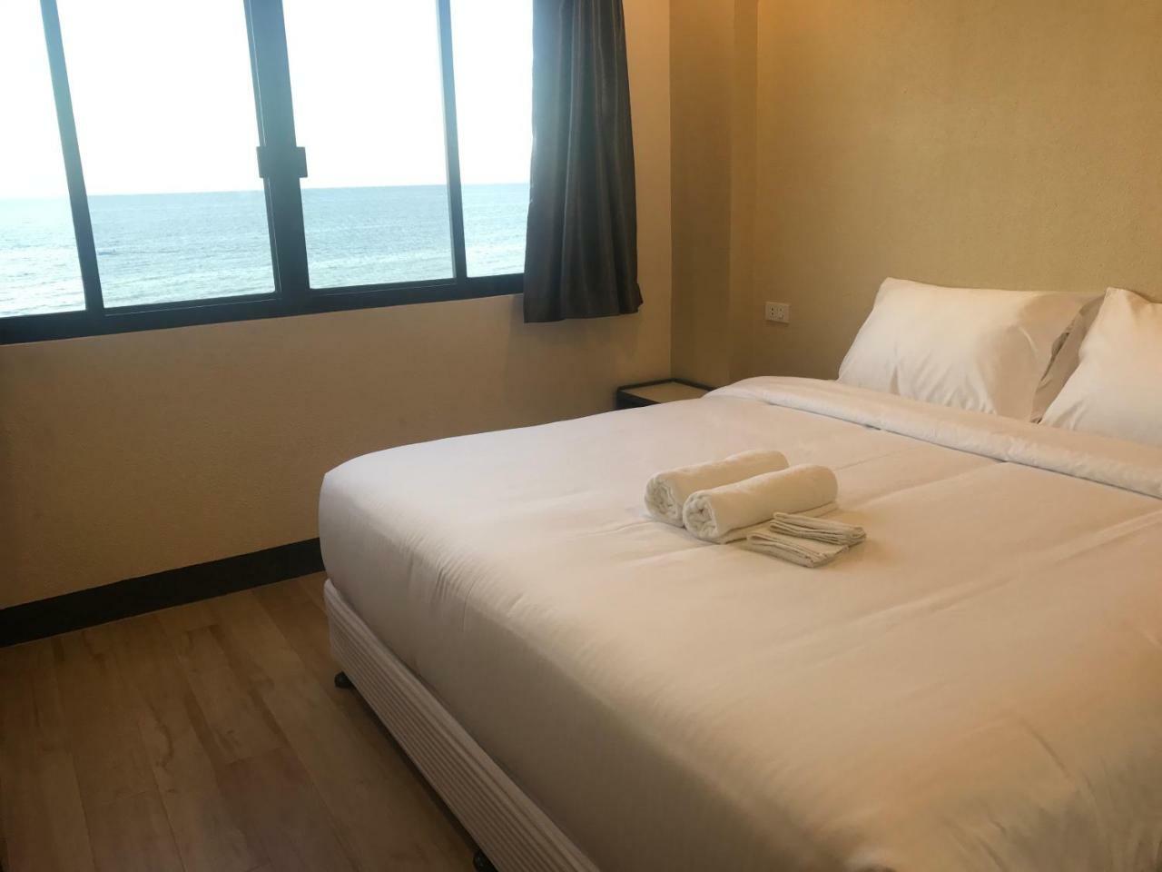 Babylon Oslob Coast Guesthouse Eksteriør bilde