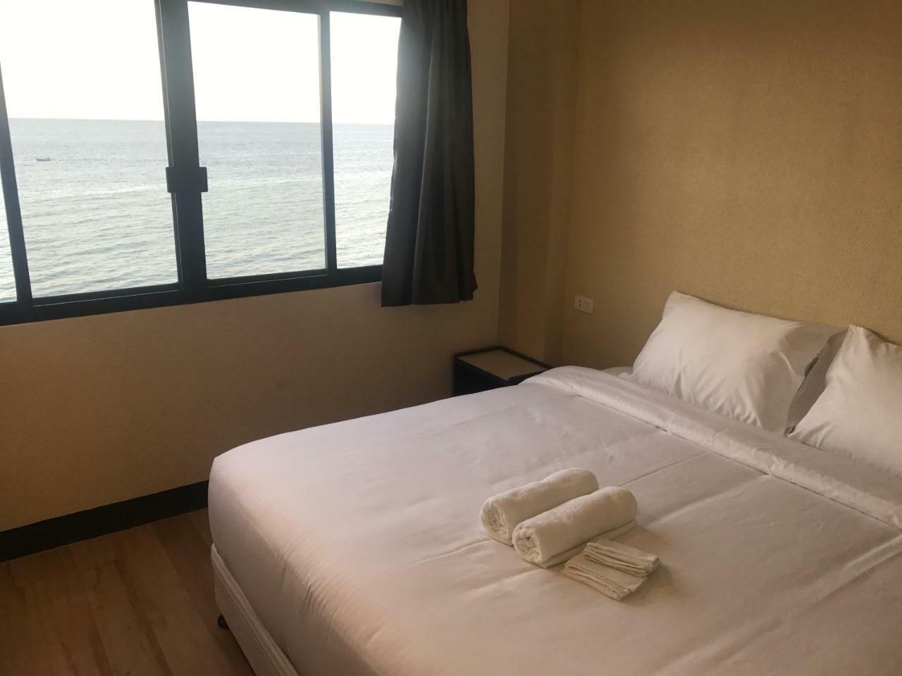 Babylon Oslob Coast Guesthouse Eksteriør bilde